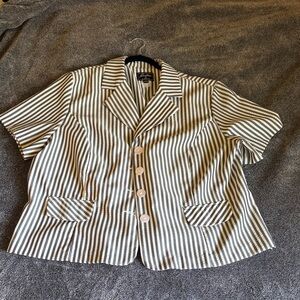 Liz Claiborne Short Sleeve Button-Down Stripe Shirt Jacket - Black & White